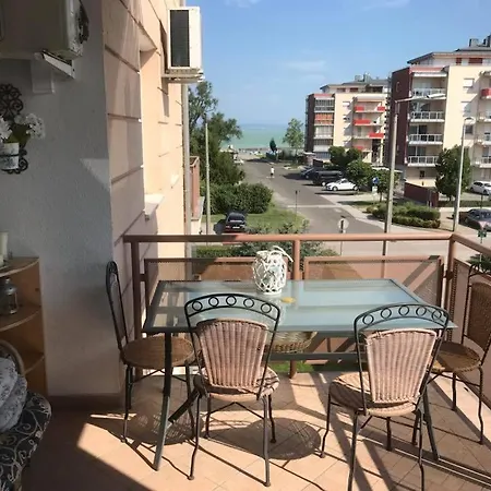 Feher Gyongy Apartman Siofok