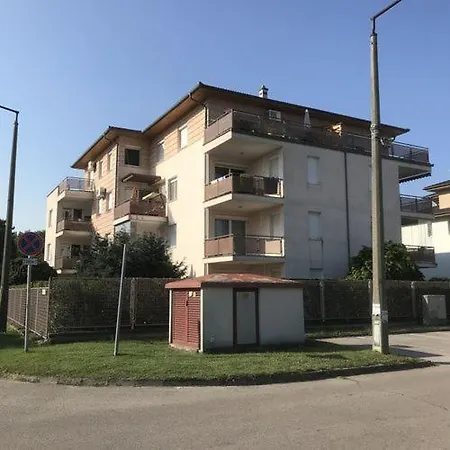 Feher Gyongy Apartman Lägenhet