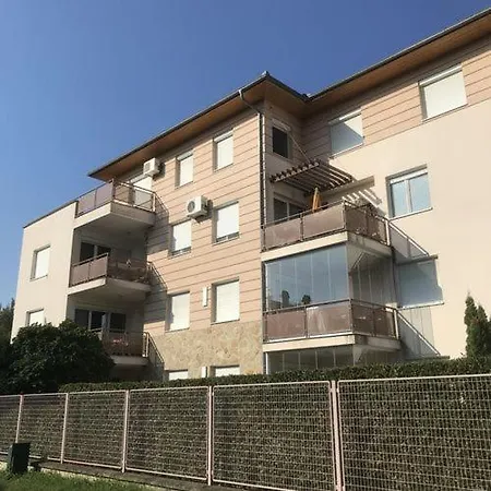 Feher Gyongy Apartman Siofok