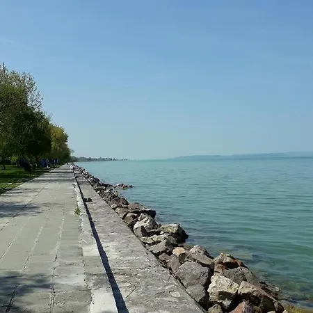 Feher Gyongy Apartman Siófok